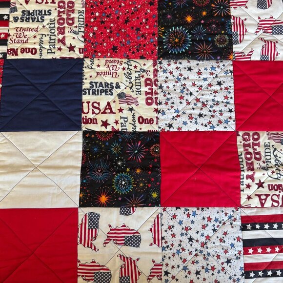 Patriotic 4th Of July Quilted Lap Blanket 50x36 Inches Reversible Fireworks & US - Picture 2 of 6